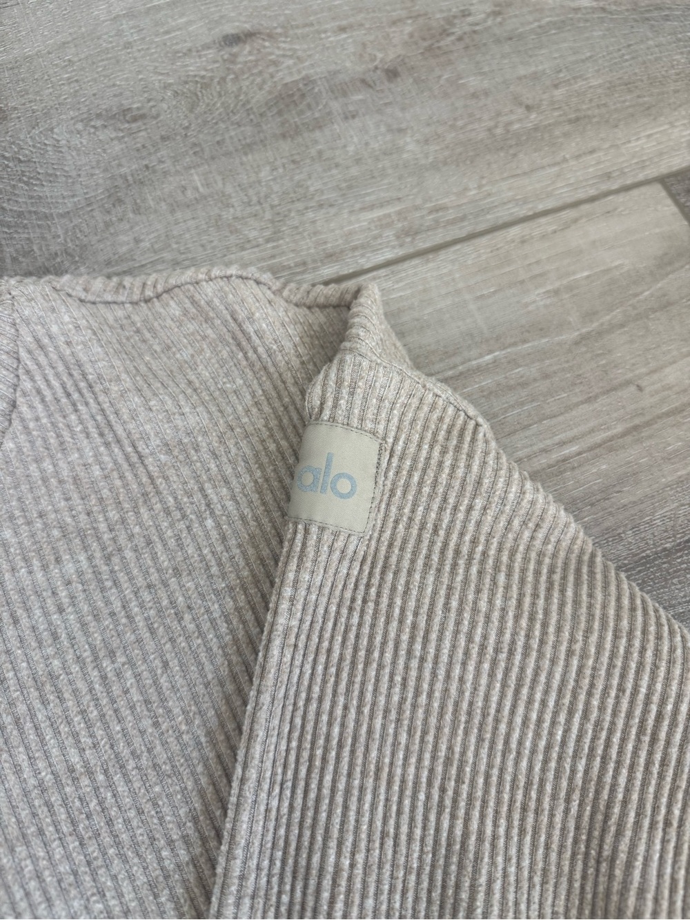 Alo muse beige hoodie and jogger Ribbed set. - Picture 3 of 9